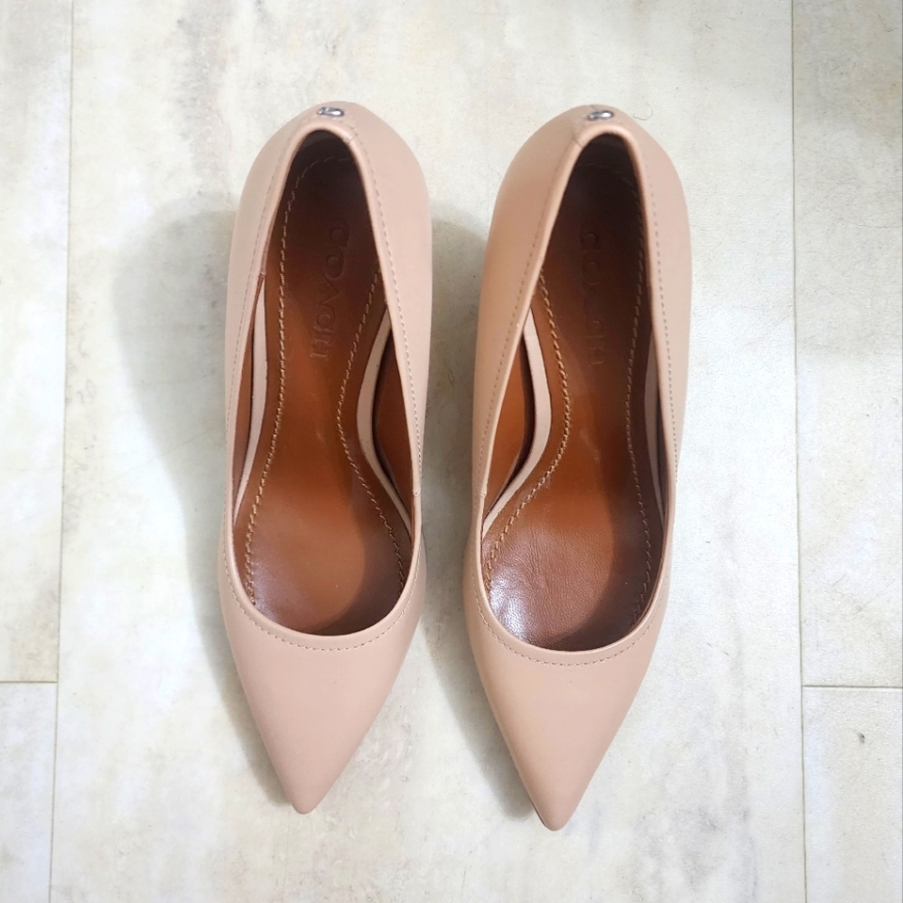 NEW Coach Pointed Toe Pump Stilletos Heels - Nude/Tan Size 8